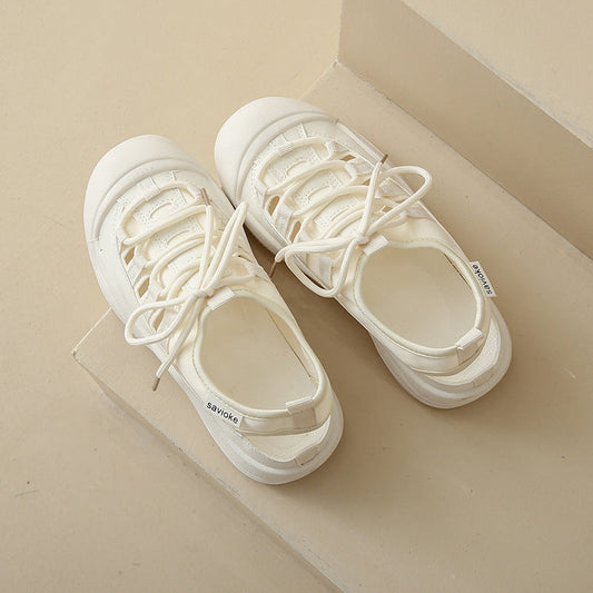 Zapatos Blancos Huecos Con Suelas Gruesas En Verano