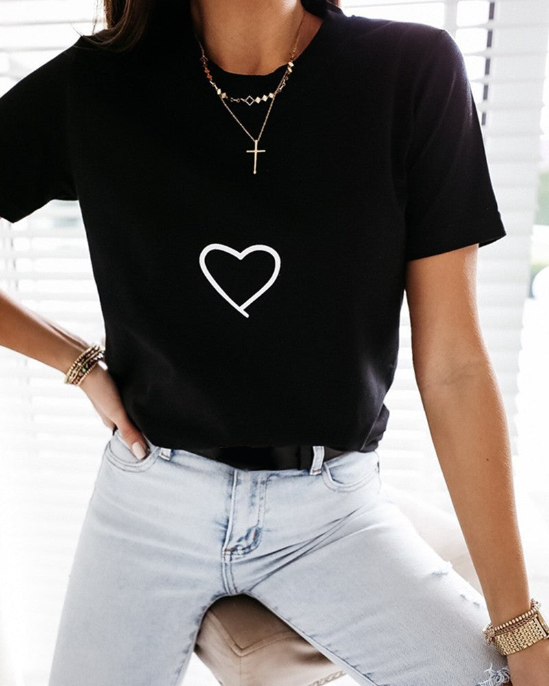 Camiseta casual de manga corta con estampado de corazones