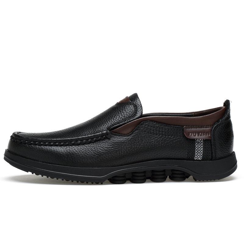 Zapatos casuales blandos de cuero vacuno slip on de talla grande para hombres